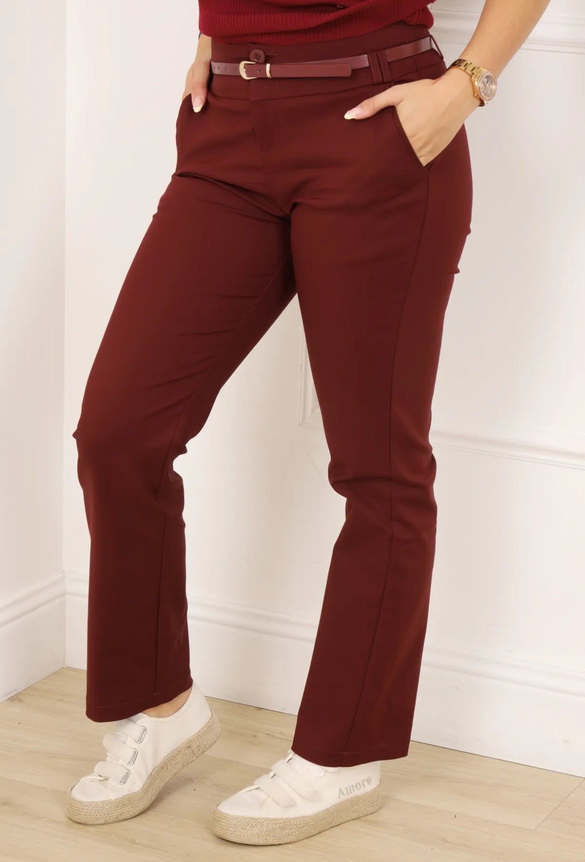 Pantalon avec ceinture – Chic et moderne