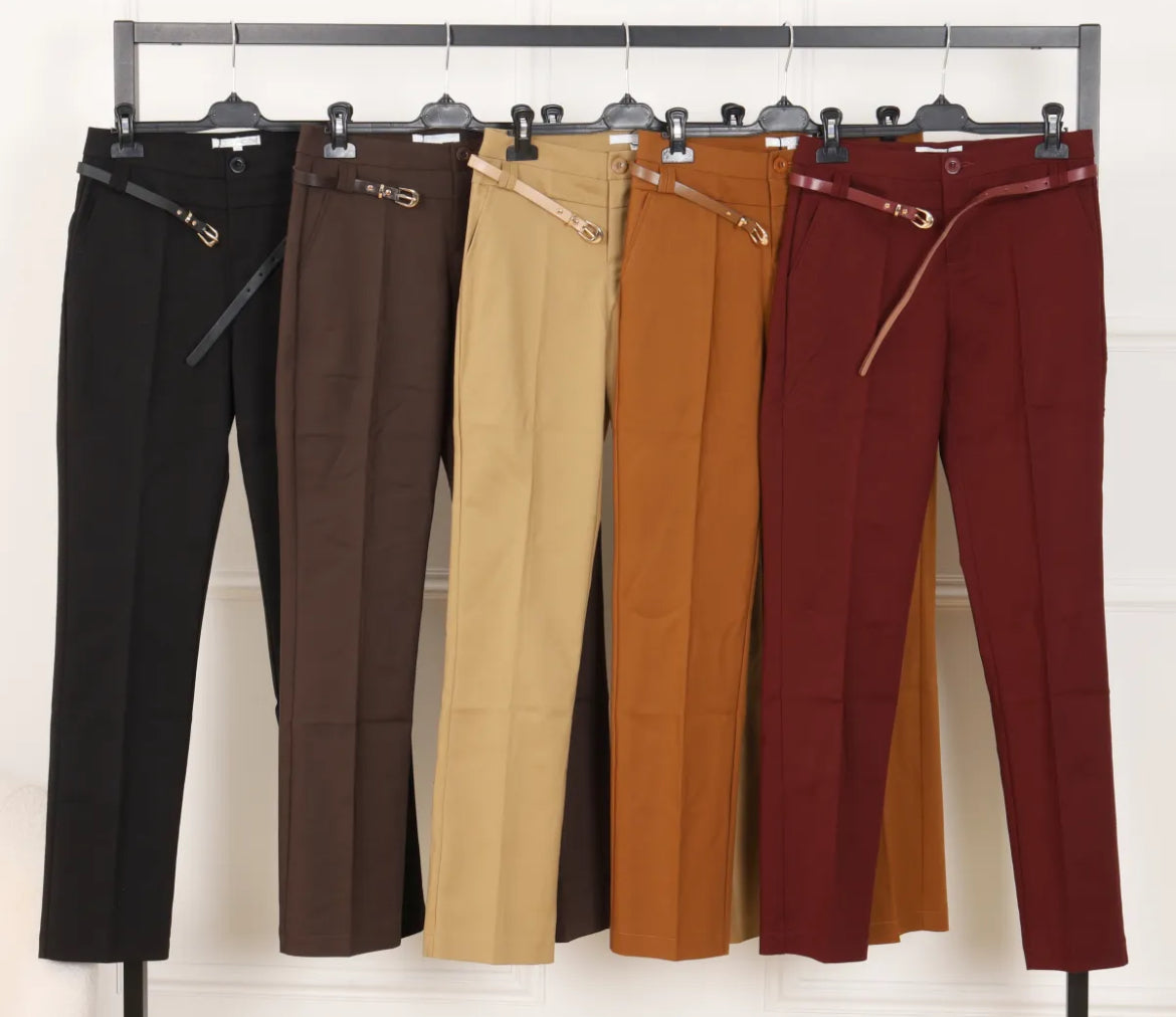 Pantalon avec ceinture – Chic et moderne