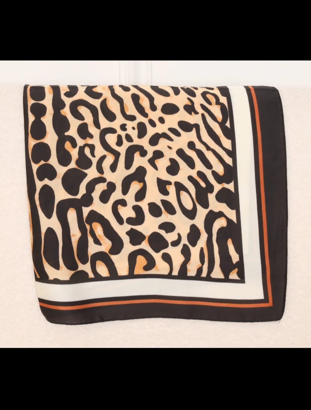 Foulard Carré Satin Imprimé 100% Polyester - Art et Tradition